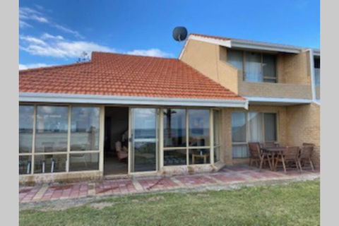 Lands Edge - Accommodation Mermaid Beach 1