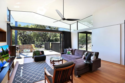 Leaf House - Accommodation Mermaid Beach 3