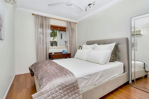 Lilyfield Apartments - Two Bedroom Apartment - Accommodation Mermaid Beach 2