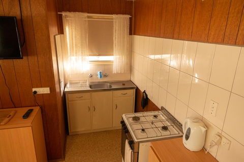 Limestone Cottage - Accommodation Mermaid Beach 3