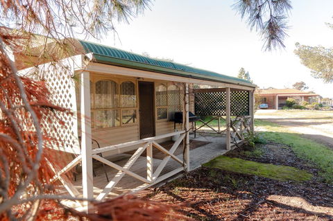 Limestone Cottage - Accommodation Mermaid Beach 0