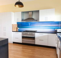 Luxurious Waterfront 10 minutes drive to Phillip Island sleeps 12 - Accommodation Mermaid Beach