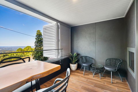 Luxury Hinterland Retreat - Family Suite With Hinterland And Ocean Views - Accommodation Mermaid Beach 1