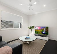 Luxury Home close to Sleemans QE2 Hospital  Griffith Uni - Accommodation Mermaid Beach