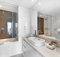Luxury Hotel with Ocean View in Surfers Paradise - Accommodation Mermaid Beach
