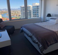 Luxury Large One Bedroom Surfers Paradise - Accommodation Mermaid Beach