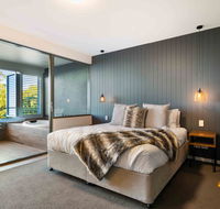 Luxury Spa Retreat with Ocean and Hinterland Views - Accommodation Mermaid Beach