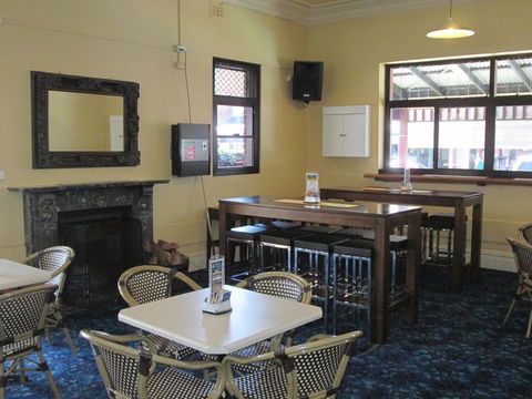 Maclean Hotel - Accommodation Mermaid Beach 1