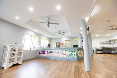 Mad Monkey Backpackers Village - Accommodation Mermaid Beach 1