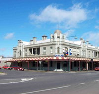 Madden's Commercial Hotel - Accommodation Mermaid Beach