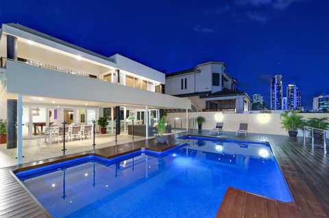 Magic On Main - Accommodation Mermaid Beach 0