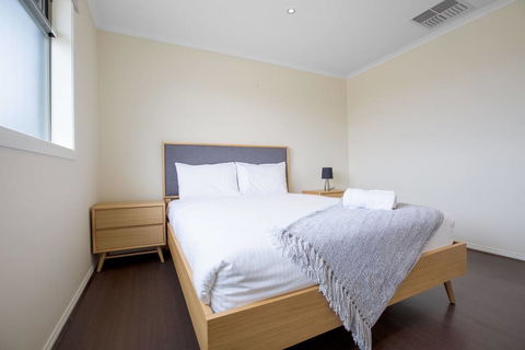 Magnificent Lux Stay@Mont Albert 4BR/WIFI/Garage - Accommodation Mermaid Beach 2