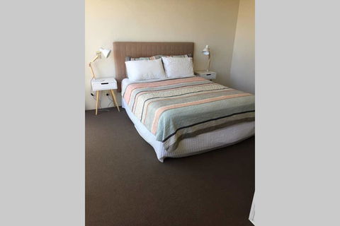 Mantra Crown Towers - Private Apartment - Accommodation Mermaid Beach 2