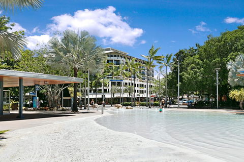 Mantra Esplanade - Accommodation Mermaid Beach 2