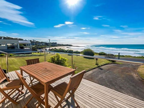 MAVI BEACH HOUSE - Beachfront, Wifi, Views - Accommodation Mermaid Beach 0