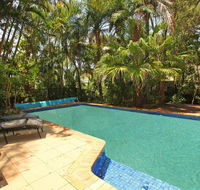 Mayfield 23 - 5 BDRM Home with Pool - Accommodation Mermaid Beach