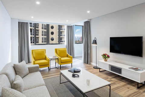 Meriton Suites Bondi Junction - Accommodation Mermaid Beach 2