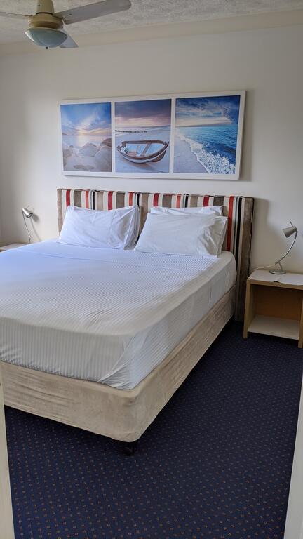 Mermaid Beach Apartment