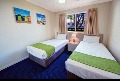 Mermaid Beach Apartment - Accommodation Mermaid Beach 2