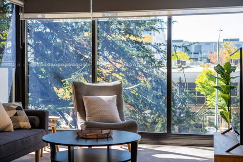 Midnight Apartments Accommodate Canberra - Accommodation Mermaid Beach 0