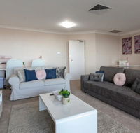Milsons Point Apartment with Harbour Bridge Views - Accommodation Mermaid Beach