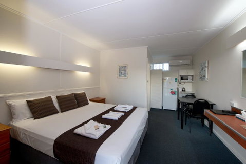 Mineral Sands Motel - Accommodation Mermaid Beach 2