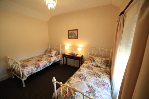 Miss Mabel Cottage - Accommodation Mermaid Beach 3