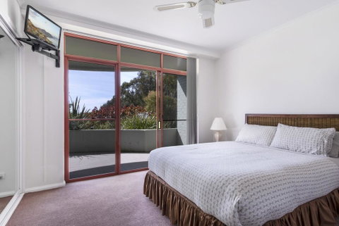 Mitchell Pde 2/1a - Fathoms - Accommodation Mermaid Beach 2