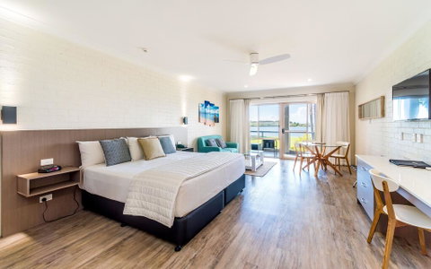 Moby Dick Waterfront Resort Motel - Accommodation Mermaid Beach 1