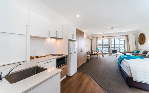 Moby Dick Waterfront Resort Motel - Accommodation Mermaid Beach 3