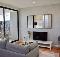 Modern and Elegant Apartment Near The Beach - Accommodation Mermaid Beach
