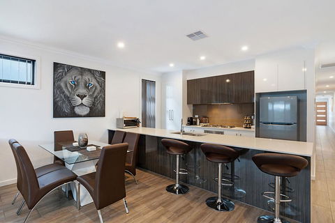 Modern Luxury At Christies Beach - Accommodation Mermaid Beach 1