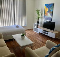 Modern Unit Near To Surfers Paradise - Accommodation Mermaid Beach