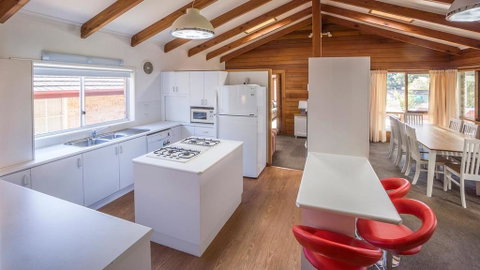 Mollymook Fantastic Holiday House - Accommodation Mermaid Beach 0