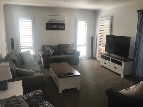 Mollymook Fantastic Holiday House - Accommodation Mermaid Beach 2