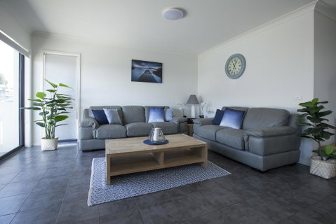 Mollymook Luxury Beachfront Apartment 3 - Accommodation Mermaid Beach 2