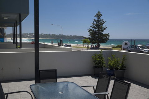Mollymook Luxury Beachfront Apartment 3 - Accommodation Mermaid Beach 0