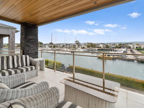 Monte Carlo Living At Martha Cove - Accommodation Mermaid Beach 1