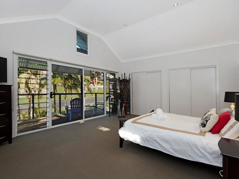Moorings B Great Holiday Property In The Heart Of Town. - Accommodation Mermaid Beach 2