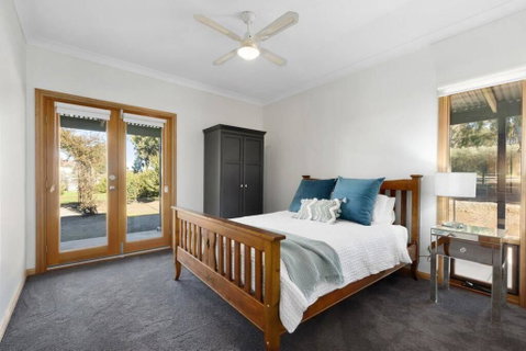 Moss's Place - Accommodation Mermaid Beach 2