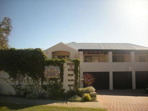 Dunes Scarborough Beach - Accommodation Mermaid Beach 0