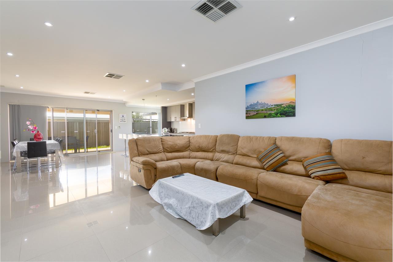 Mount Nasura WA Accommodation Mermaid Beach