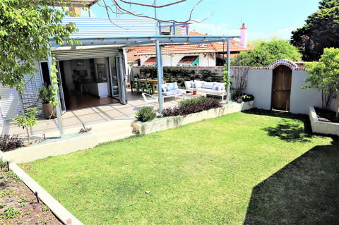 Fremantle Heritage Home For You To Enjoy! - Accommodation Mermaid Beach 13