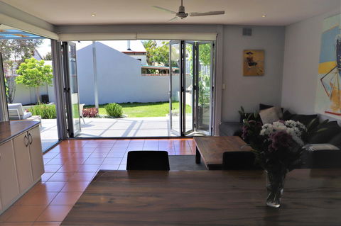 Fremantle Heritage Home For You To Enjoy! - Accommodation Mermaid Beach 11