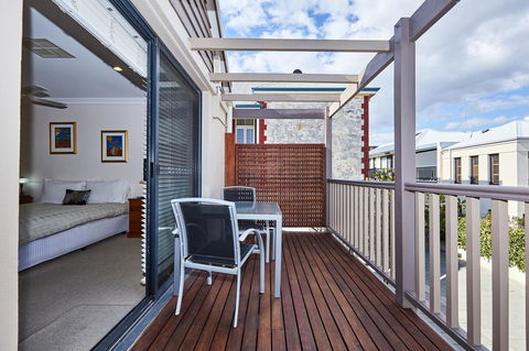 Fremantle Townhouse Unit 6 - Accommodation Mermaid Beach 10