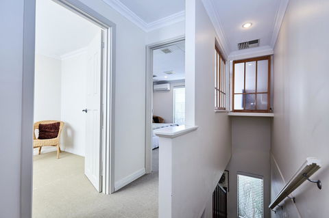 Fremantle Townhouse Unit 6 - Accommodation Mermaid Beach 6