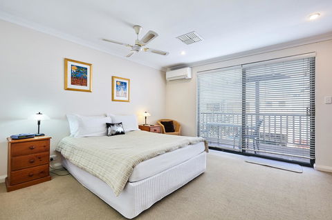 Fremantle Townhouse Unit 6 - Accommodation Mermaid Beach 8