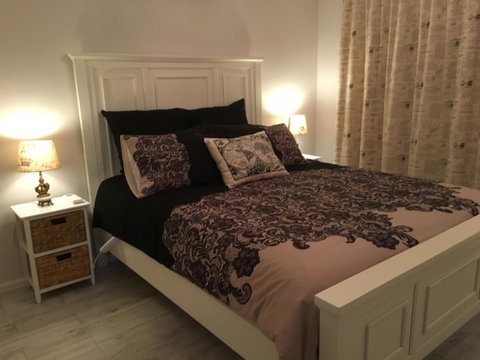 Applegate Lane Chalet - Accommodation Mermaid Beach 8