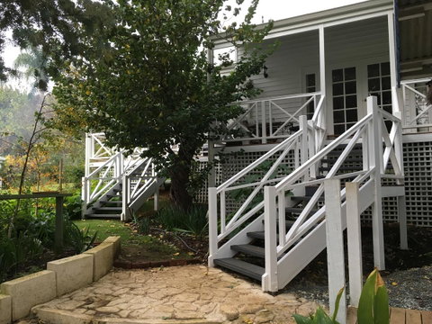 Applegate Lane Chalet - Accommodation Mermaid Beach 5