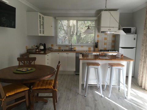 Applegate Lane Chalet - Accommodation Mermaid Beach 12